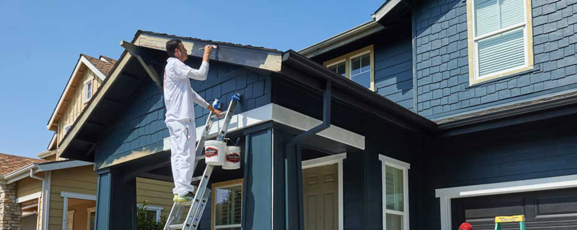 Choosing an Interior & Exterior Paint Provider in Encino: A Practical Guide